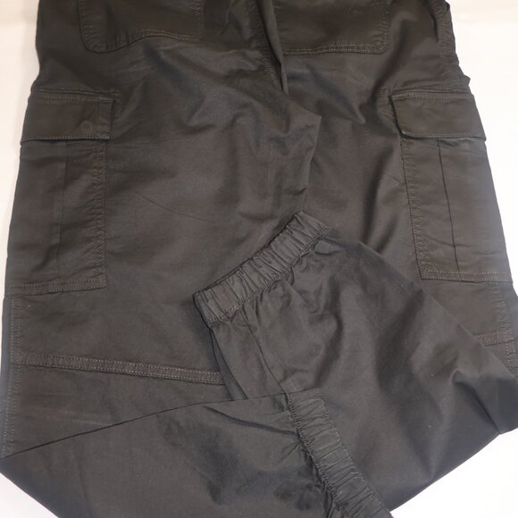 American Eagle Women's Black Cargo Pants Size 10 - Picture 3 of 5